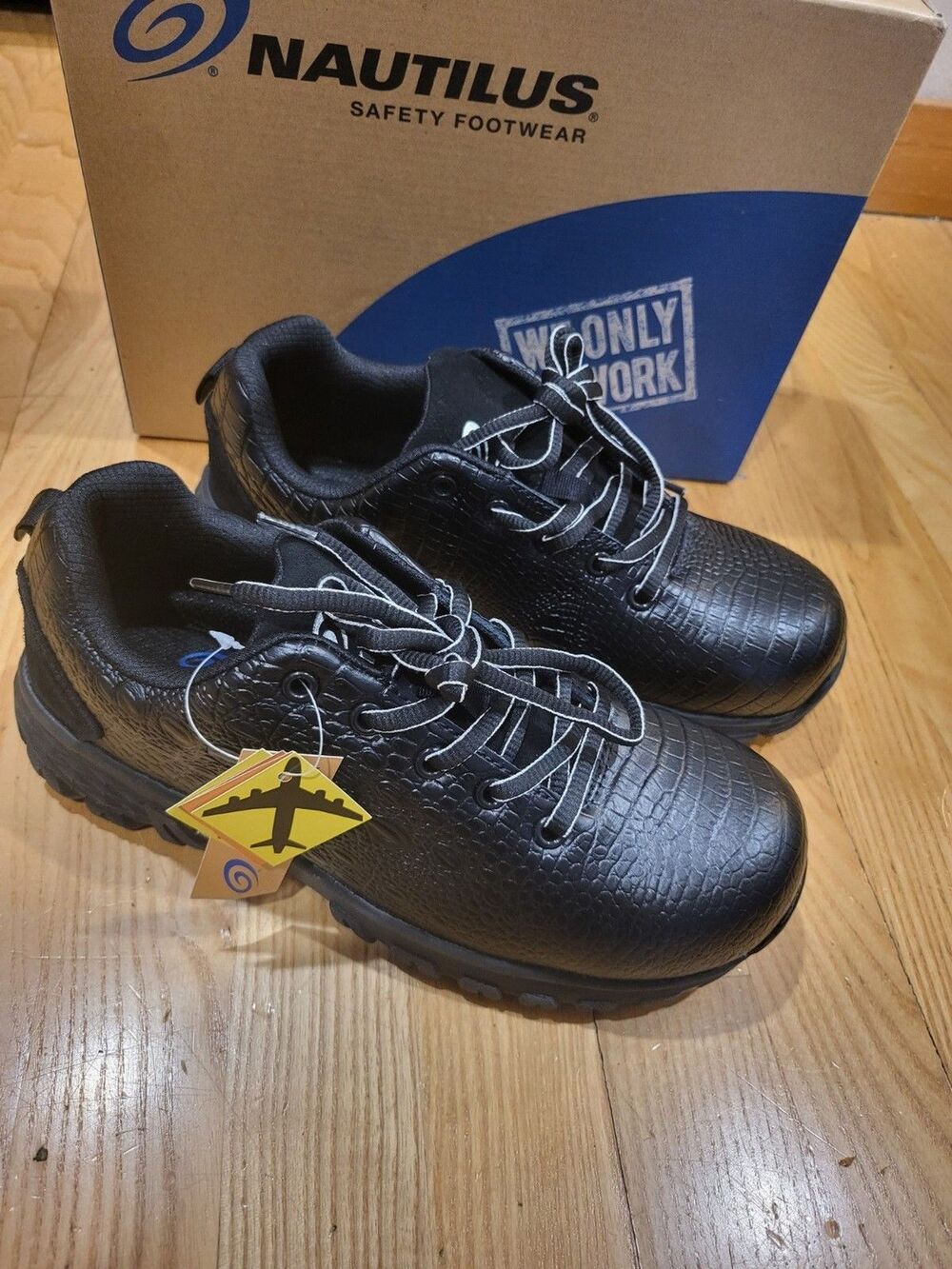 Nautilus Spark Women’s Composite Toe Work Shoes 6.5M Black EH Slip Resist